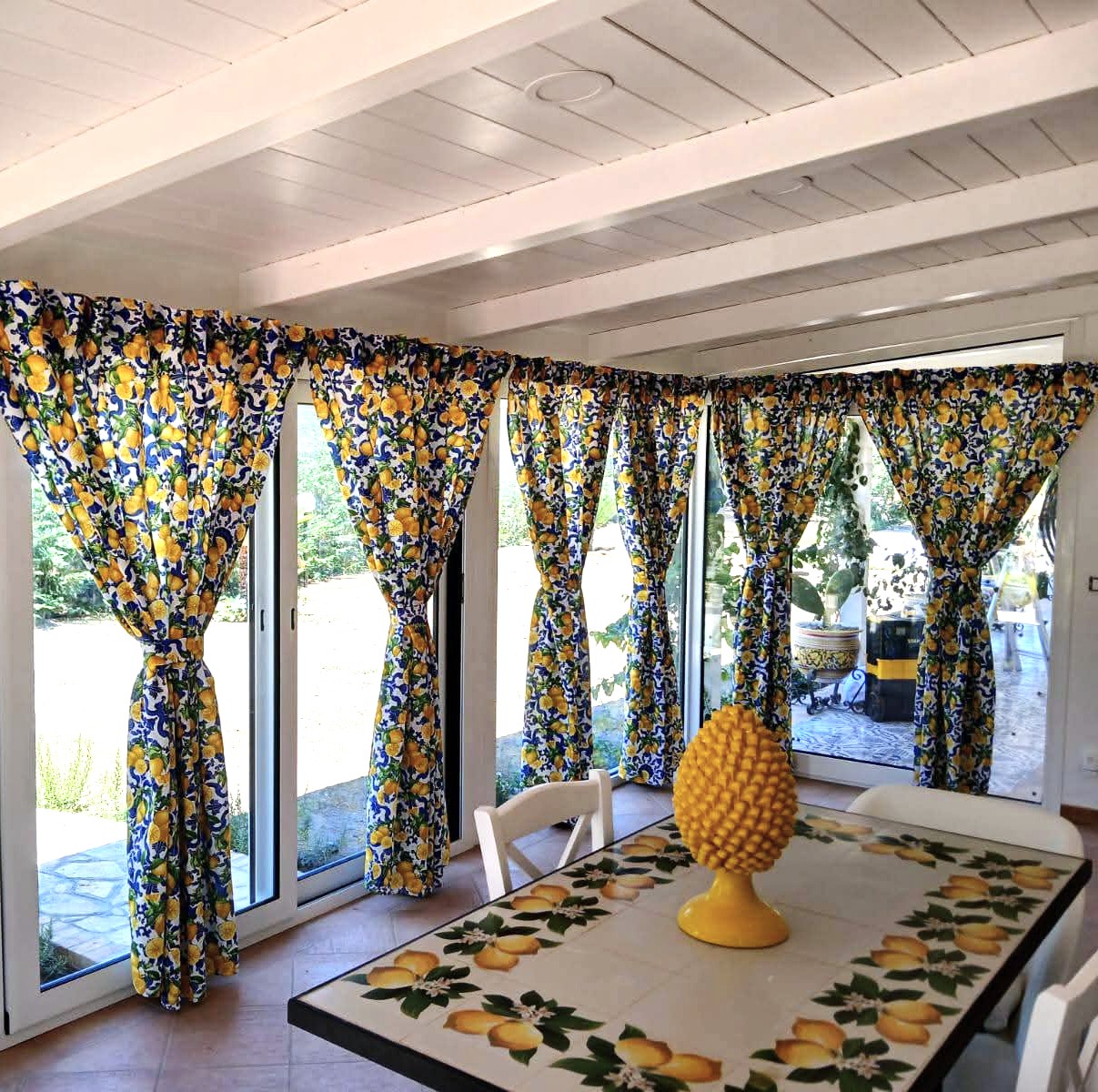 Tende fantasia limoni in veranda